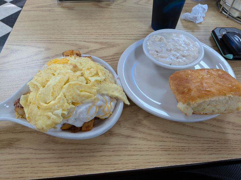 Breakfast Menu That Draws Crowds from Opening Until Mid-Afternoon