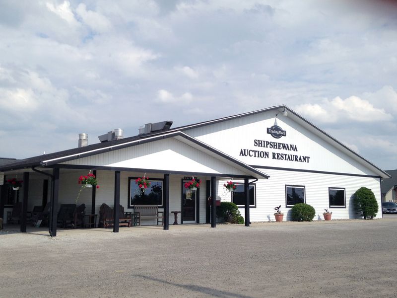 Prime Location Next to the Famous Flea Market