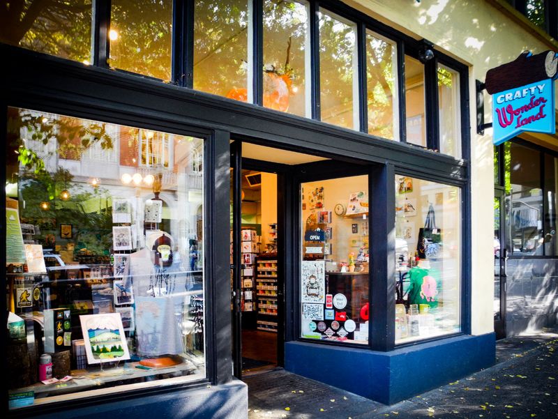 Online Shopping Extending Creative Reach