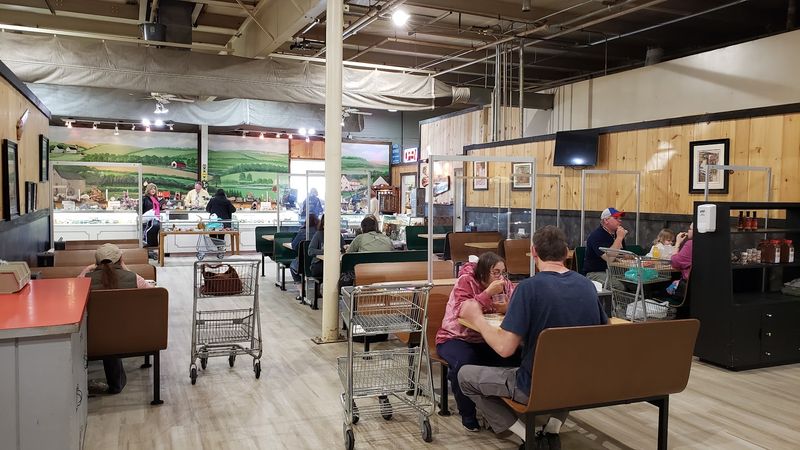 Shared Market Tables That Bring People Together