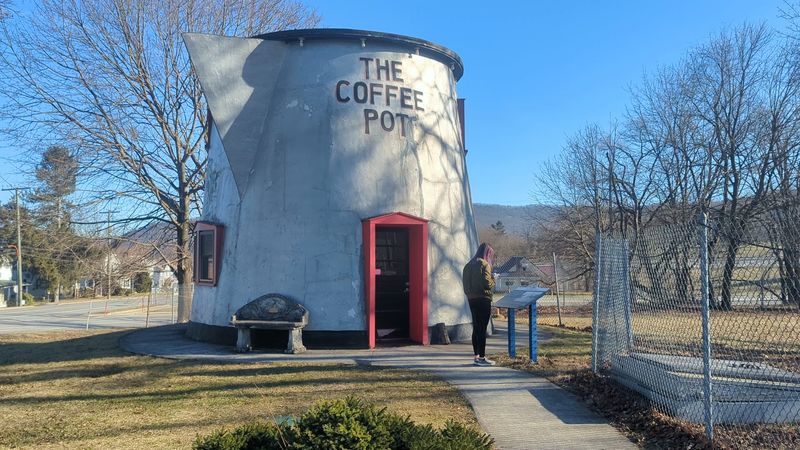 Bedford Coffee Pot, Bedford
