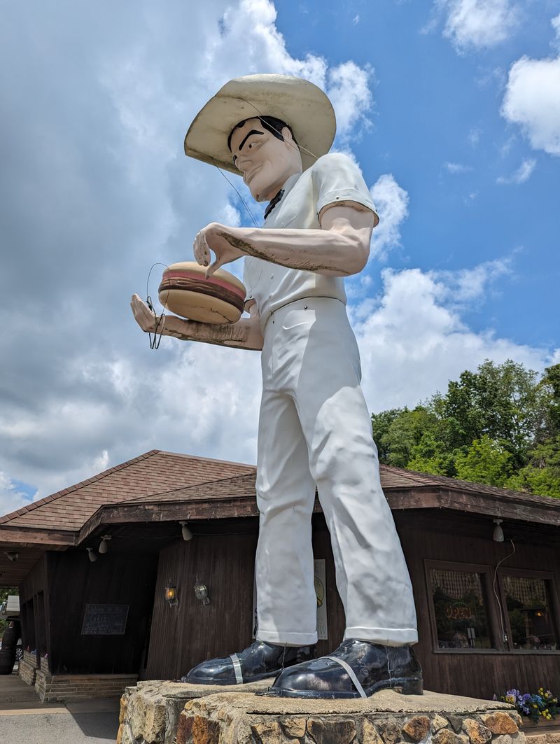 Cowboy Sam Statue, Kittanning