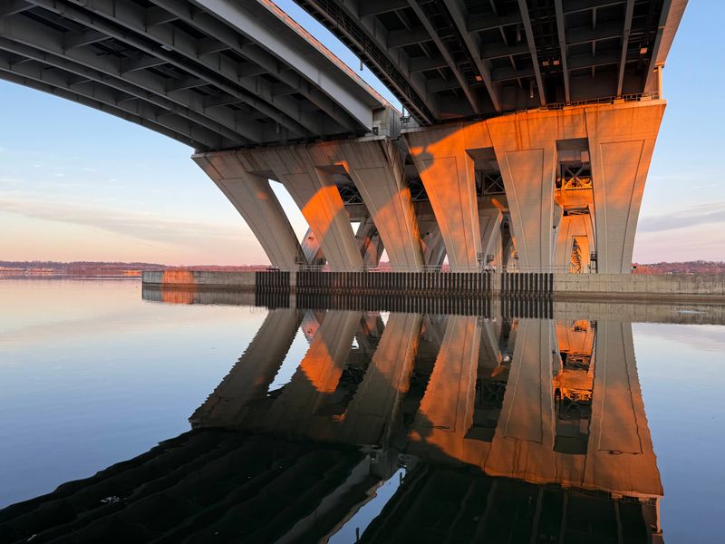 George Washington Memorial Parkway Along The Potomac, Virginia