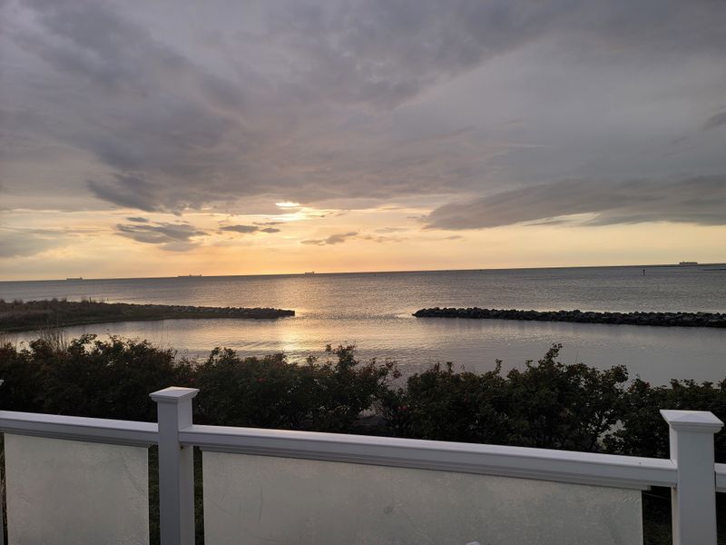 Tiki Bar Vibes For Casual Gatherings