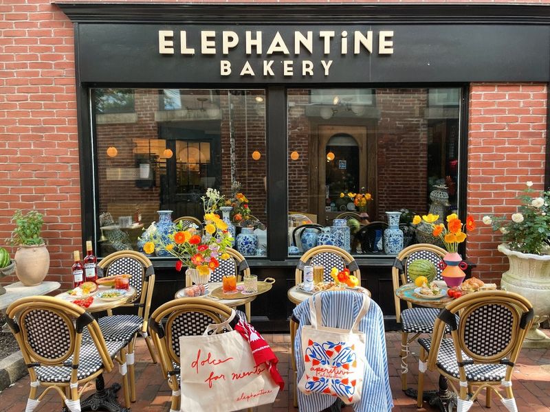 Elephantine Bakery And Café 