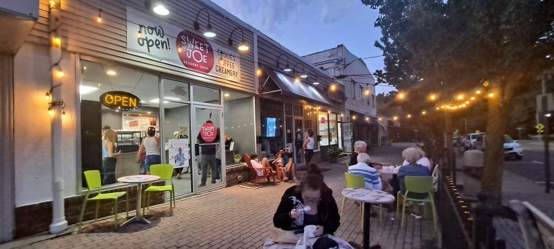 Ice Cream Parlors and Sweet Afternoon Stops