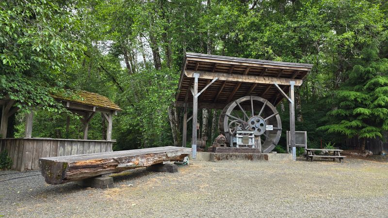 The Creekside Trail That's Perfect for Post-Meal Waddles