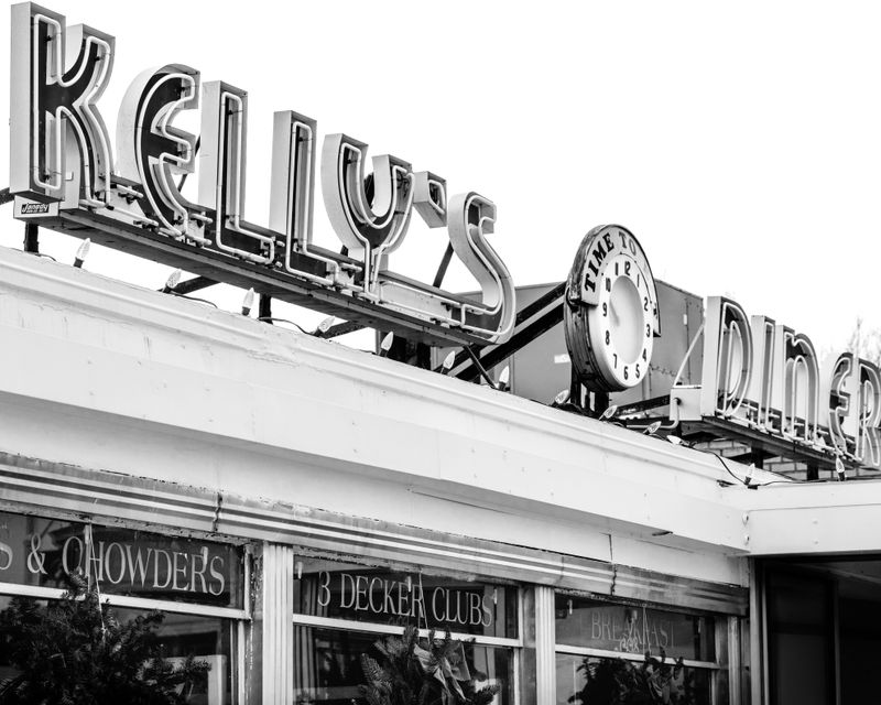 Burgers Were Simple, Heavy, And Never Meant To Be Fancy Burgers Were Simple, Heavy, And Never Meant To Be Fancy
