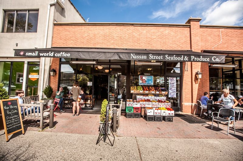 The Salmon Wrap and Outdoor Seating Experience