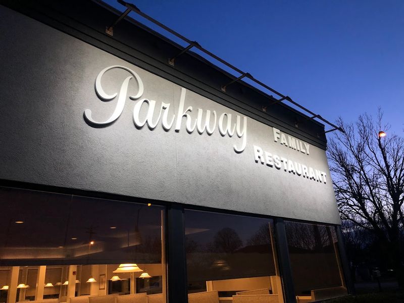 Parkway Family Restaurant (Madison)