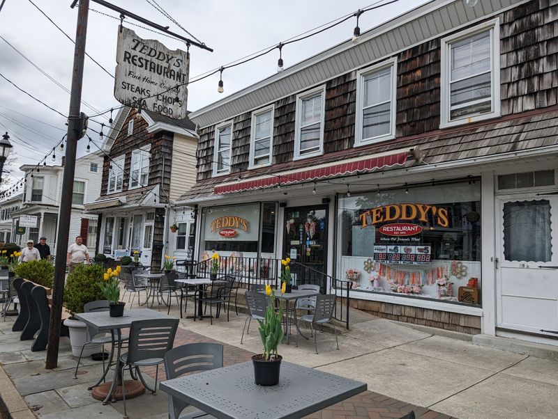 Teddy's Diner Where Comfort Food Heals Everything