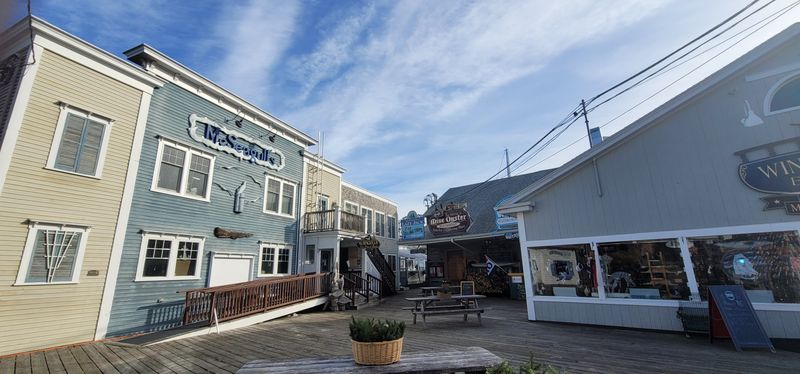 Harbor Walks Without Summer Distractions