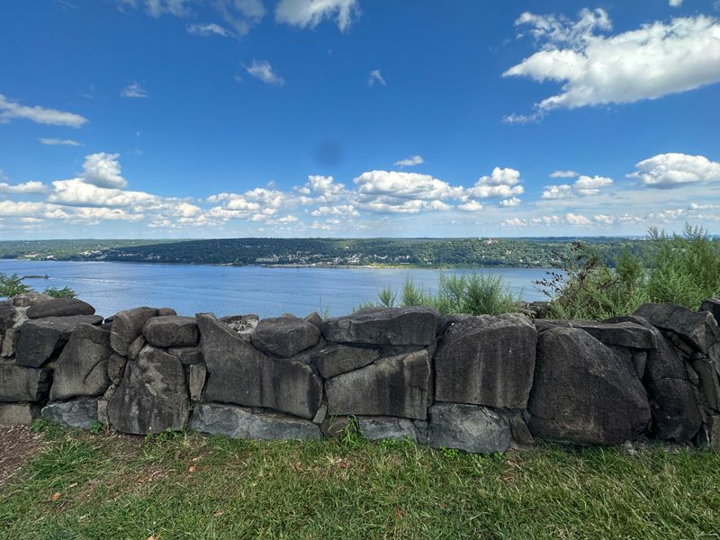 State Line Lookout at The Palisades