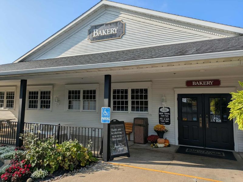 Amish Door Bakery