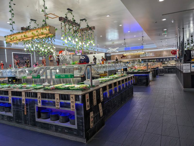 Spacious Modern Atmosphere Perfect for Large Groups