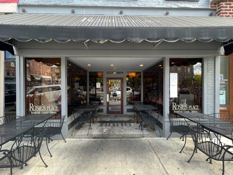 A Bakery Case That Tempts Every Customer