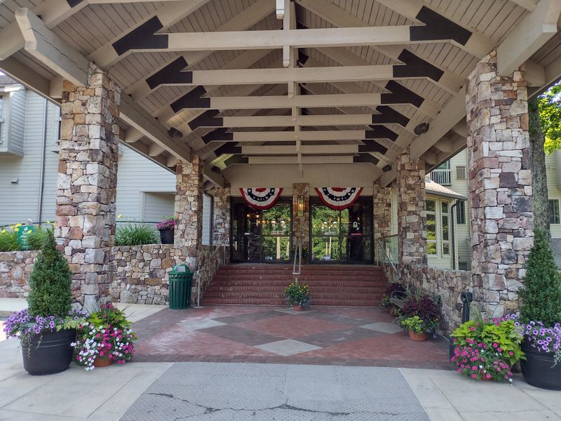 Dining Options Beyond Ski Lodge Basics