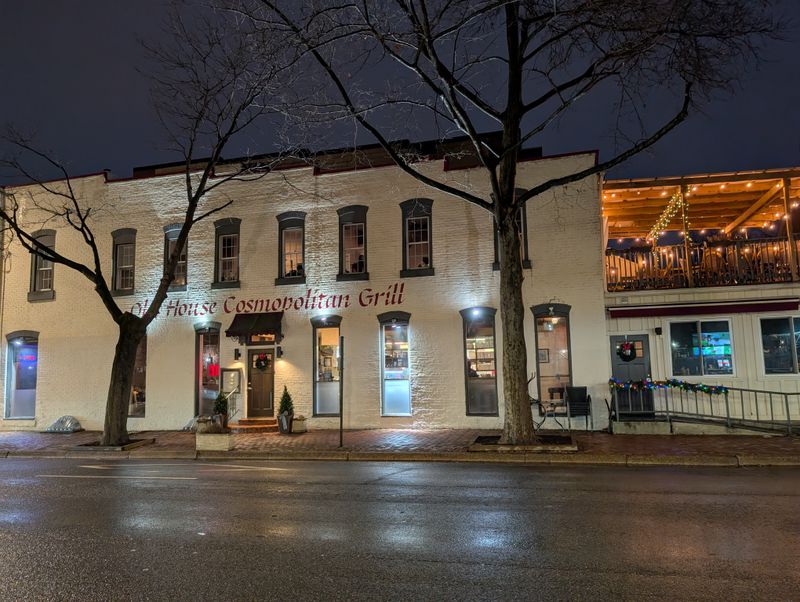 Old House Cosmopolitan Grill