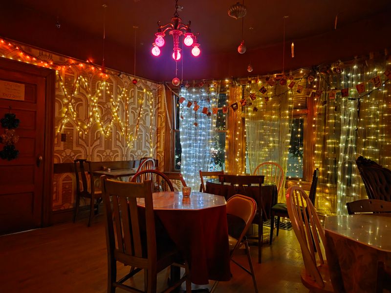 No Laptops Policy for Real Conversations