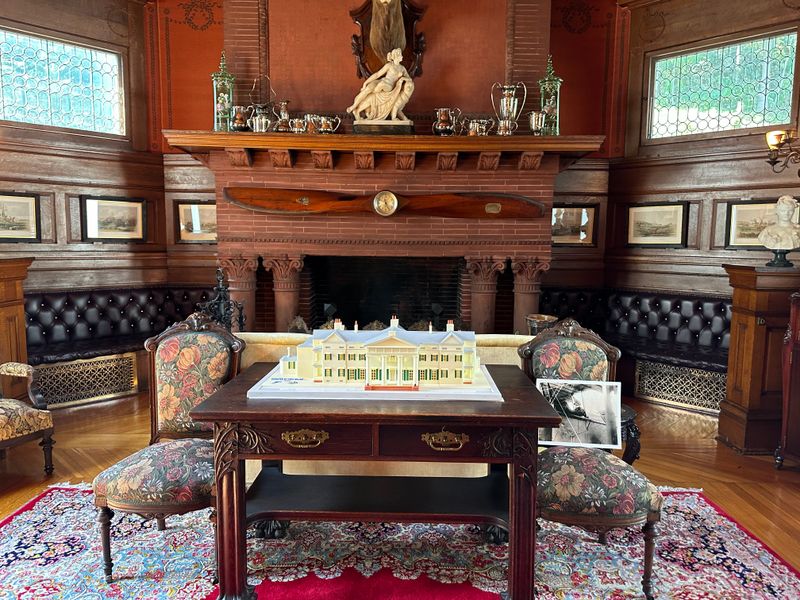 Museums as Legacy Management