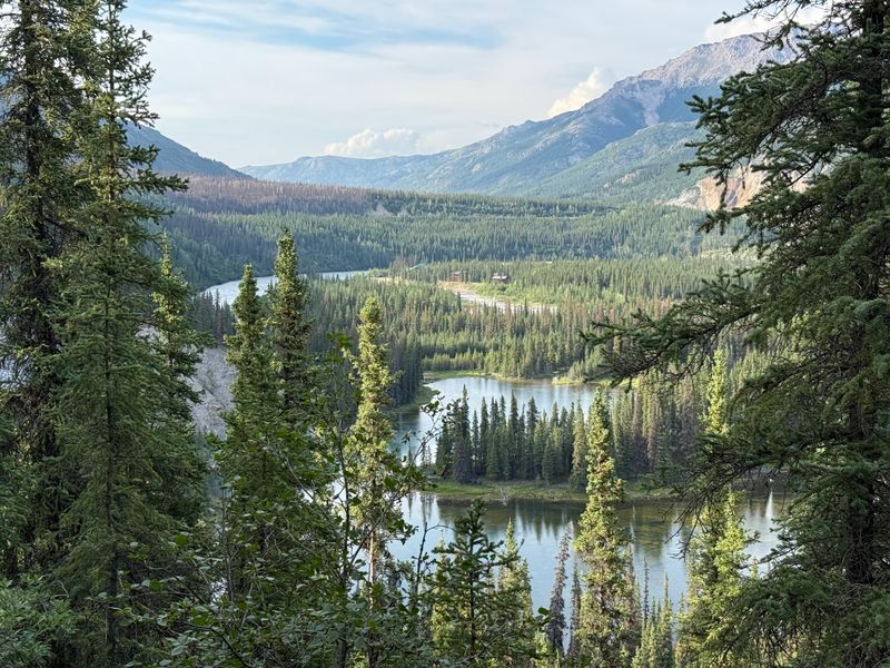 Horseshoe Lake Trail