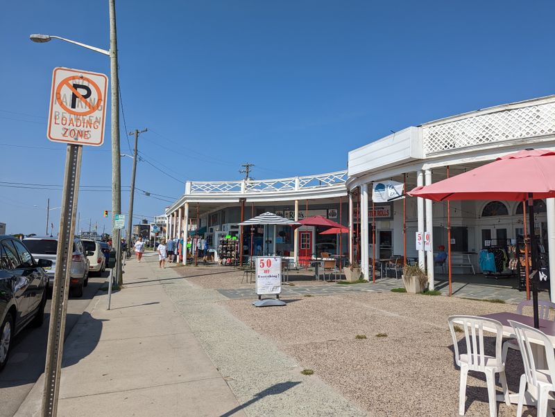 Quincy's Original Lobster Rolls: The Casual Favorite