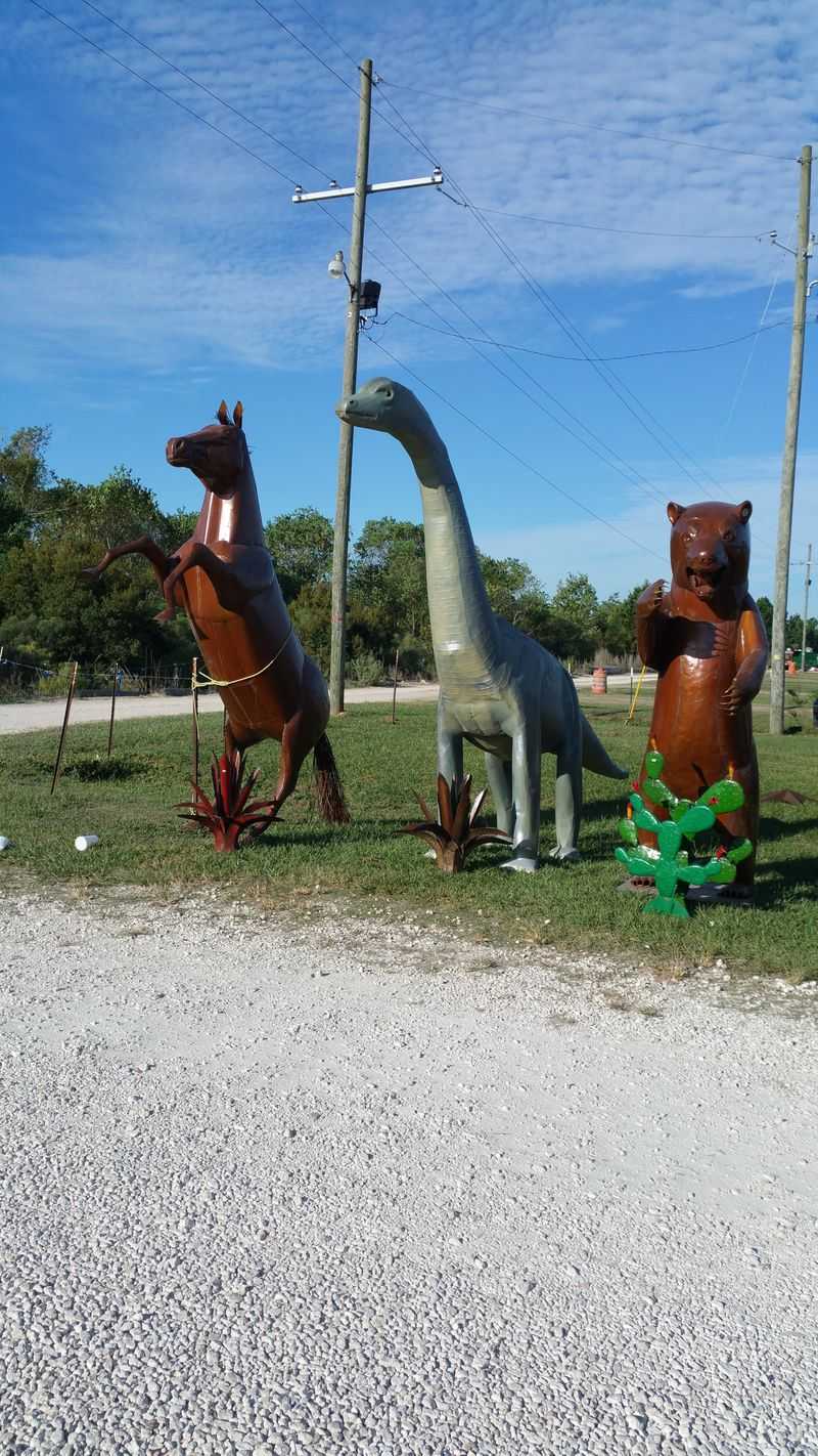 Metal Yard Art That Transforms Outdoor Spaces