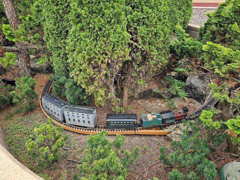 Perfect Weather Makes Outdoor Exploration Comfortable