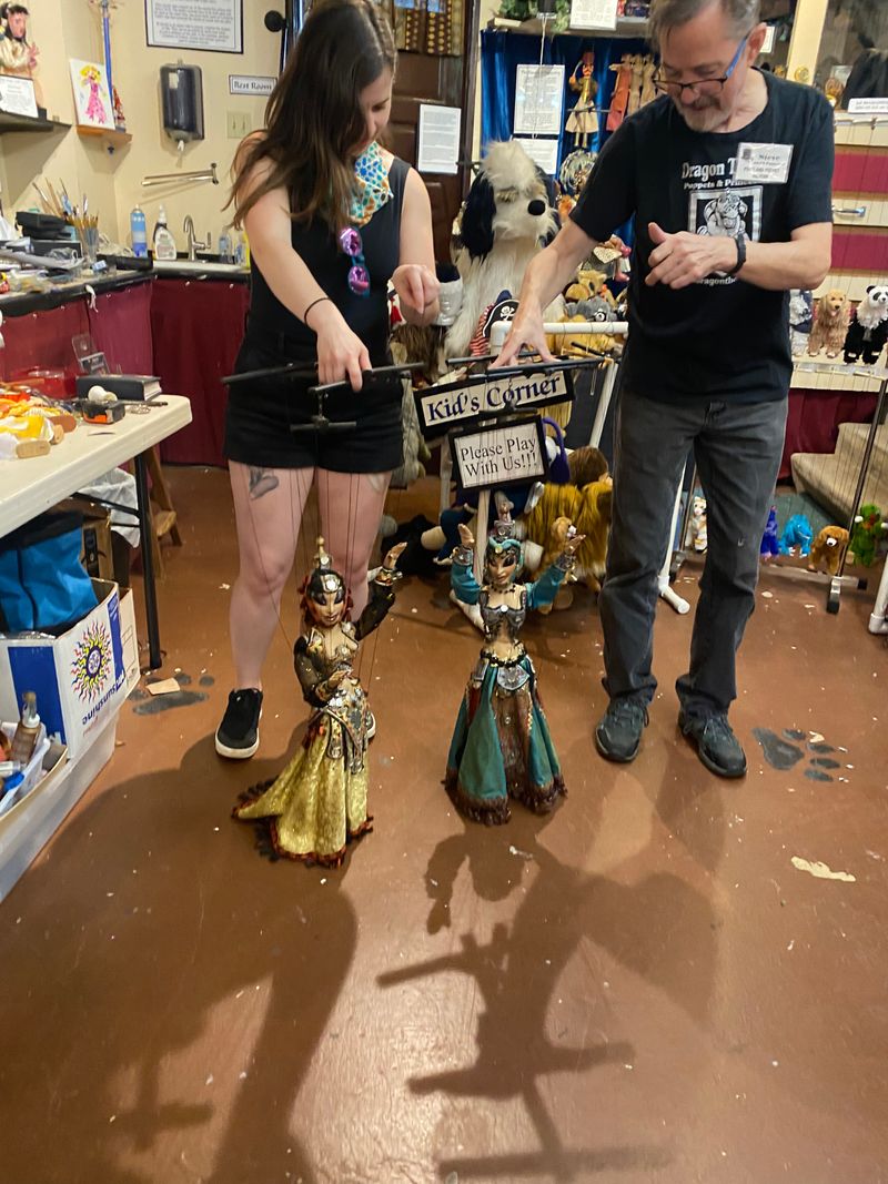 Live Performances That Bring Puppets to Life