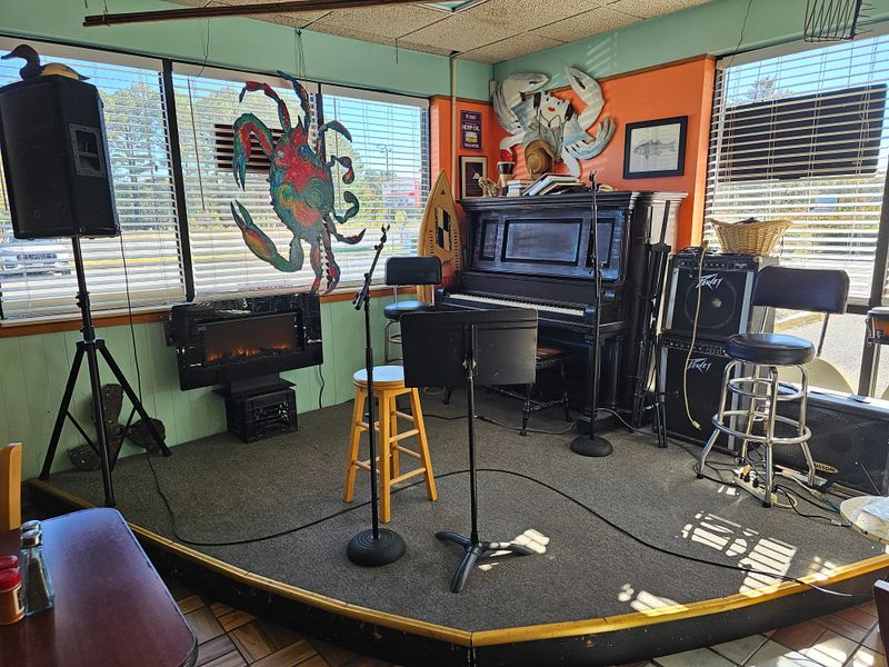 Live Music That Turns Dinner Into A Party