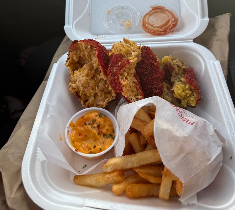 The Fried Chicken That Rivals the Cheesesteaks