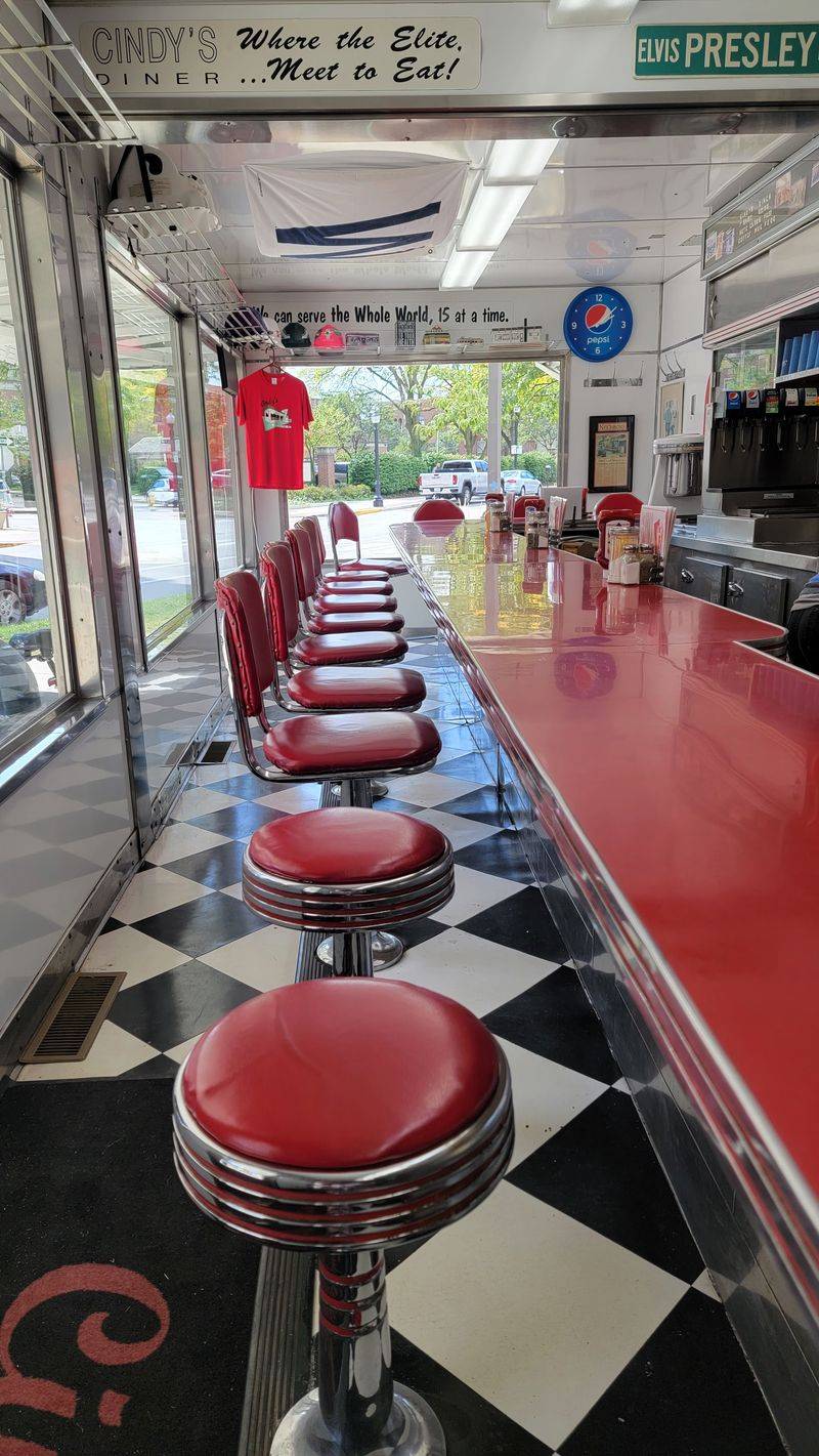 Authentic Diner Atmosphere Without the Gimmicks