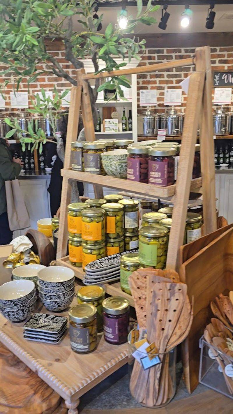 Seasonal Displays That Change What You Came For