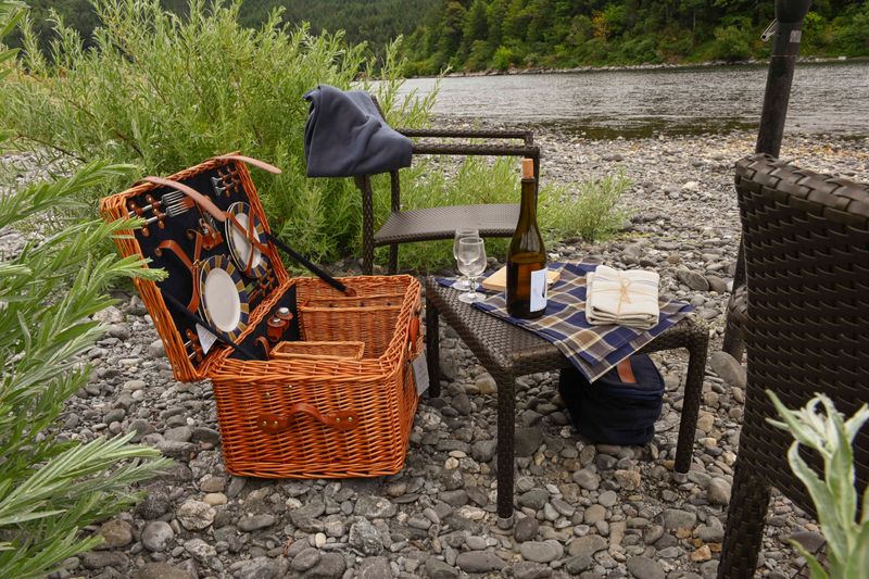 Spring's Quiet Season Offers Intimate Escapes