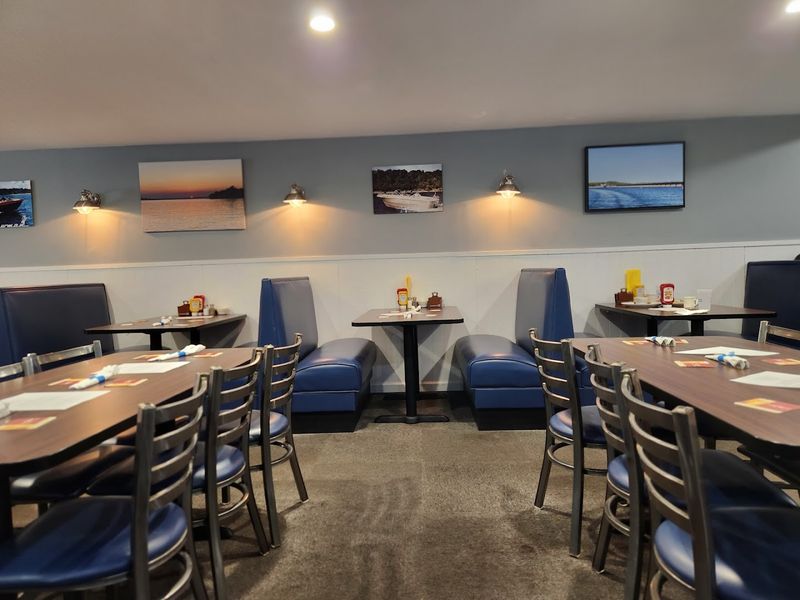 A Food Scene That Refuses to Play Small