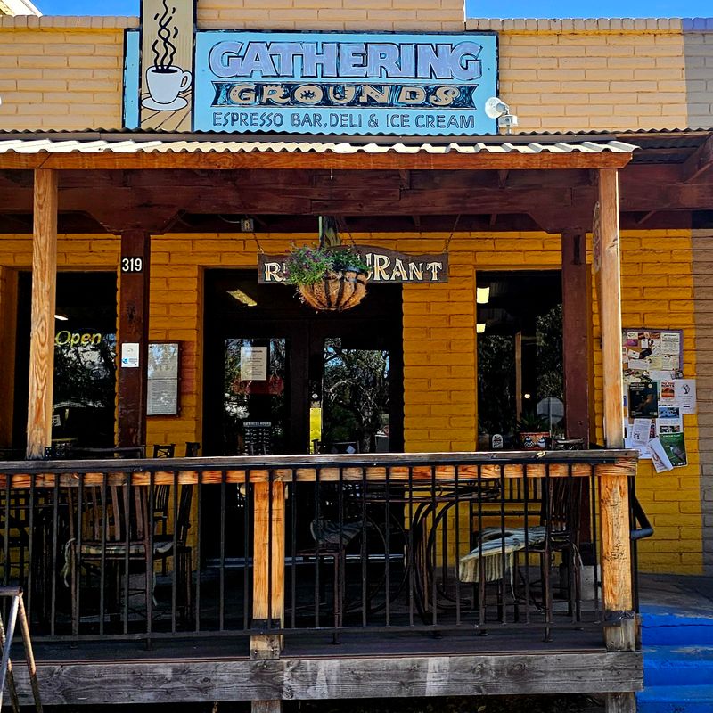Local Cafés Encourage Lingering