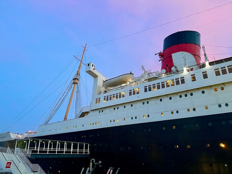 Best Times For Fewer Crowds And Better Atmosphere