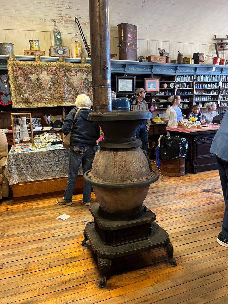 The Potbelly Stove That Warms More Than Bodies