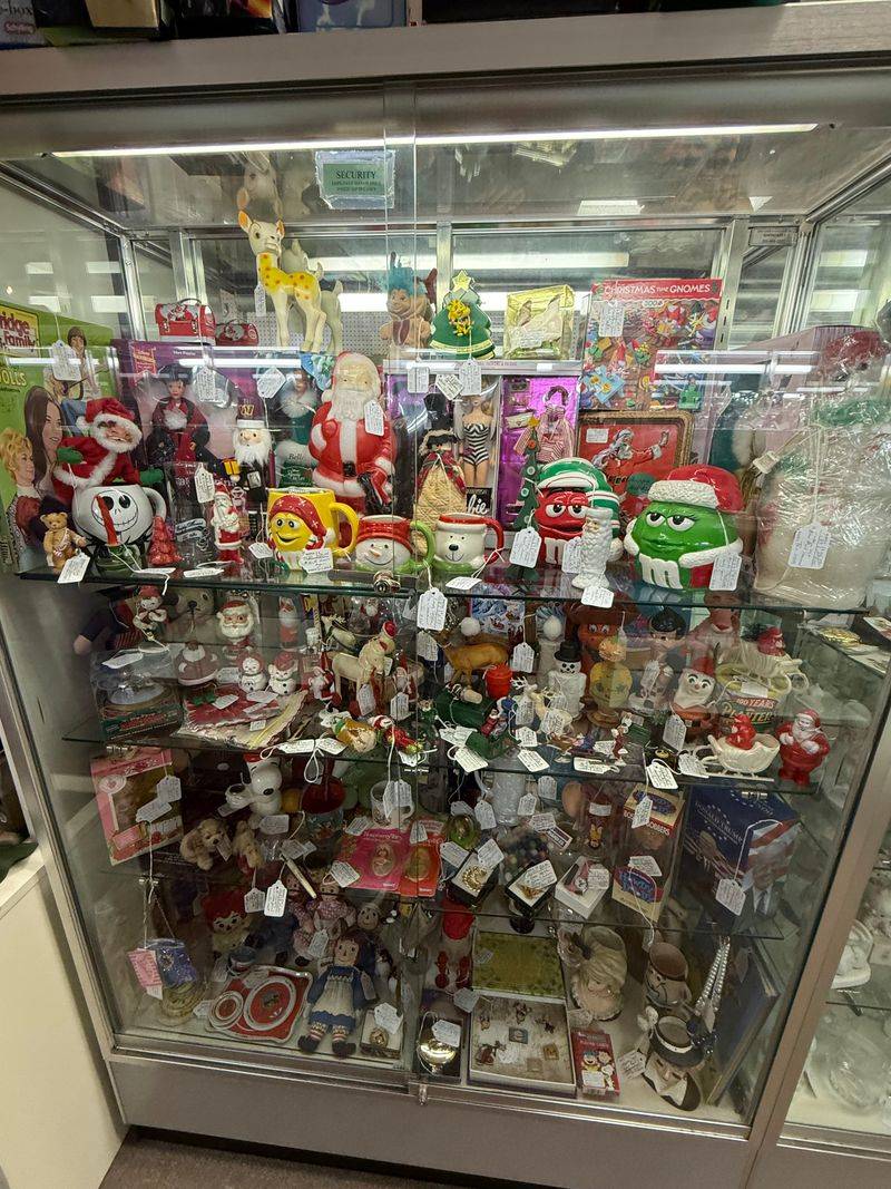 Seasonal Treasures And Holiday Finds