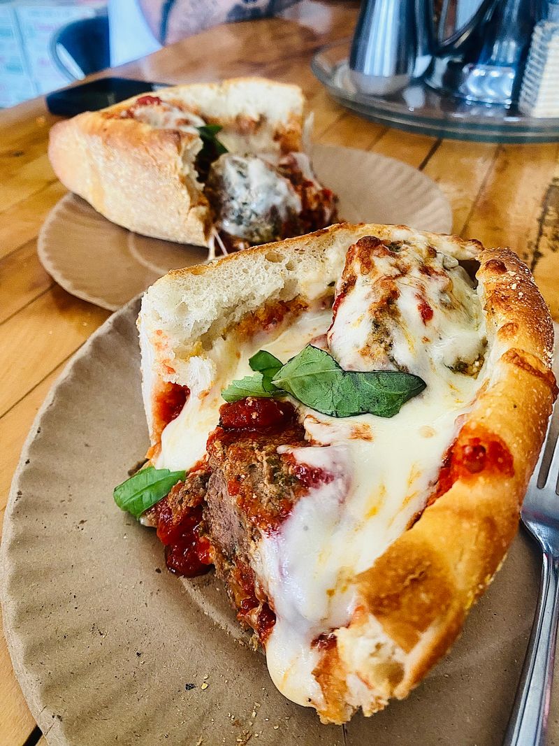 Fresh-Baked Bread That Stays Crispy