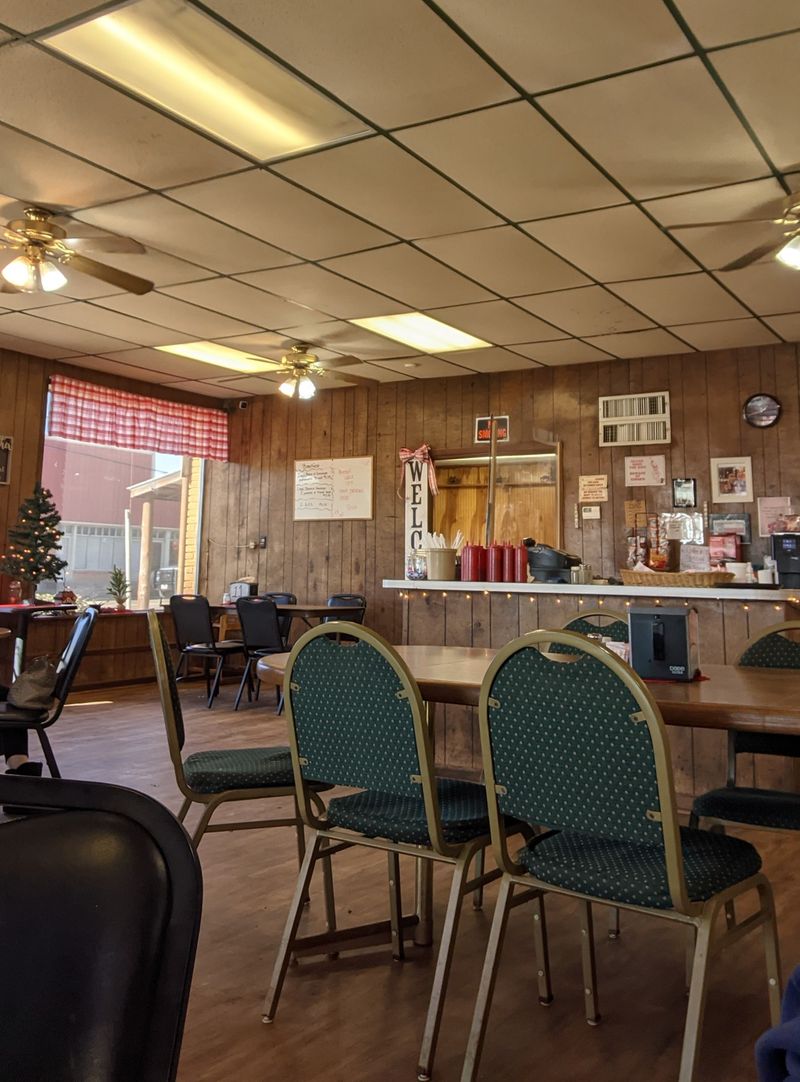 Daily Lunch Buffet for Hungry Travelers