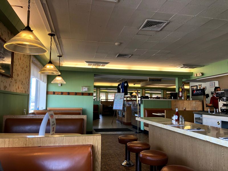 Real Diner Atmosphere That Hasn't Changed