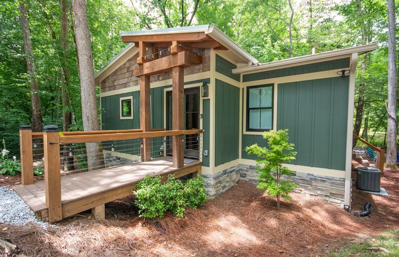 Treehouse Hollow And Cabin Rentals (Franklin) 
