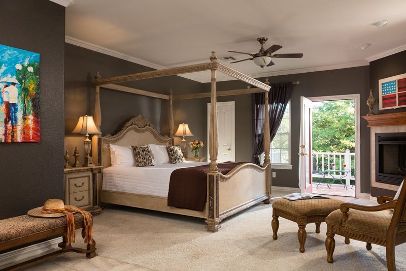 Hosts Who Remember Your Name and Actually Mean Their Welcome