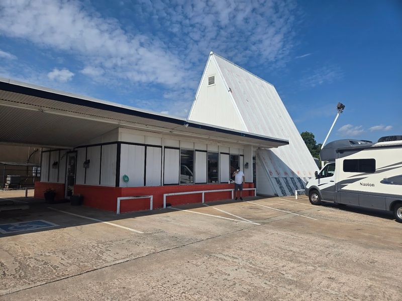 The Vibe of an Old-School Diner Without the Pretense