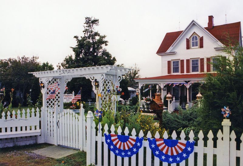 Locals Who Time Their Evenings Around The Sky