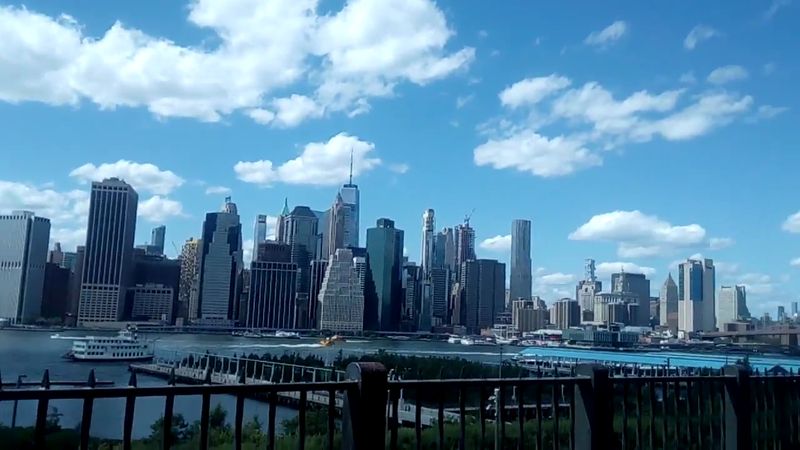 Times Square Vs. Brooklyn Heights Promenade Times Square Vs. Brooklyn Heights Promenade