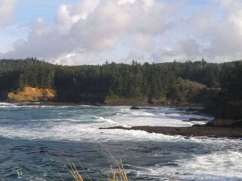 Downtown Cannon Beach Galleries and Boutiques