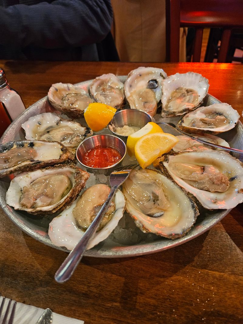 The Raw Bar That Never Disappoints