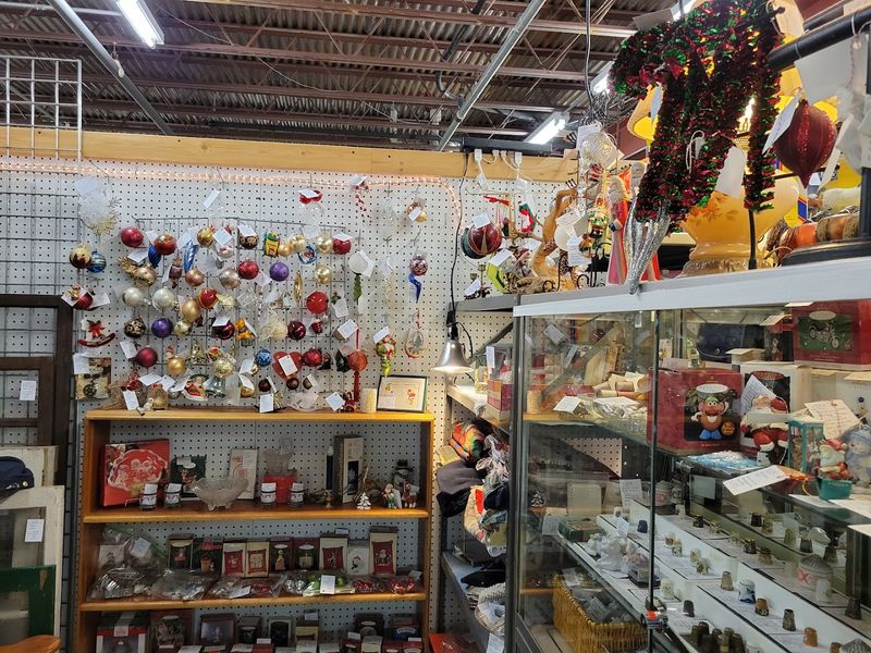 Holiday, Americana, And Oddball Finds That Steal Your Attention